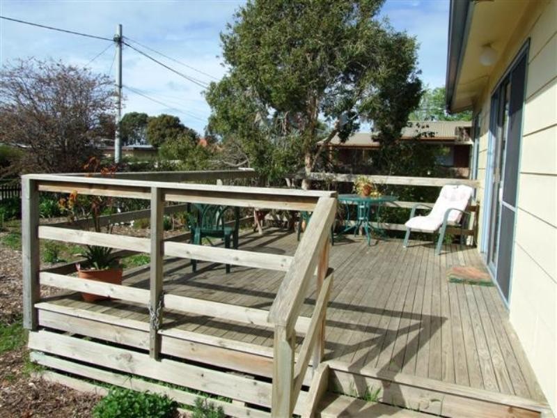 18 Monash Avenue, Cowes VIC 3922