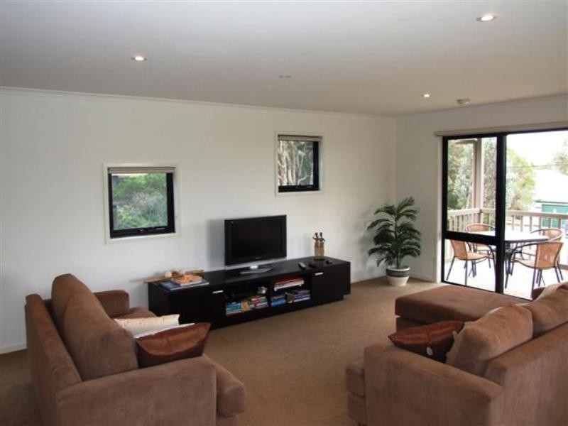 3 Rita Avenue, Cowes VIC 3922