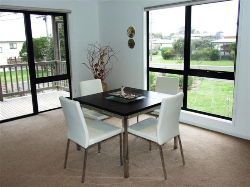 3 Rita Avenue, Cowes VIC 3922