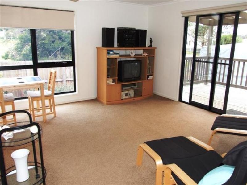 3 Rita Avenue, Cowes VIC 3922
