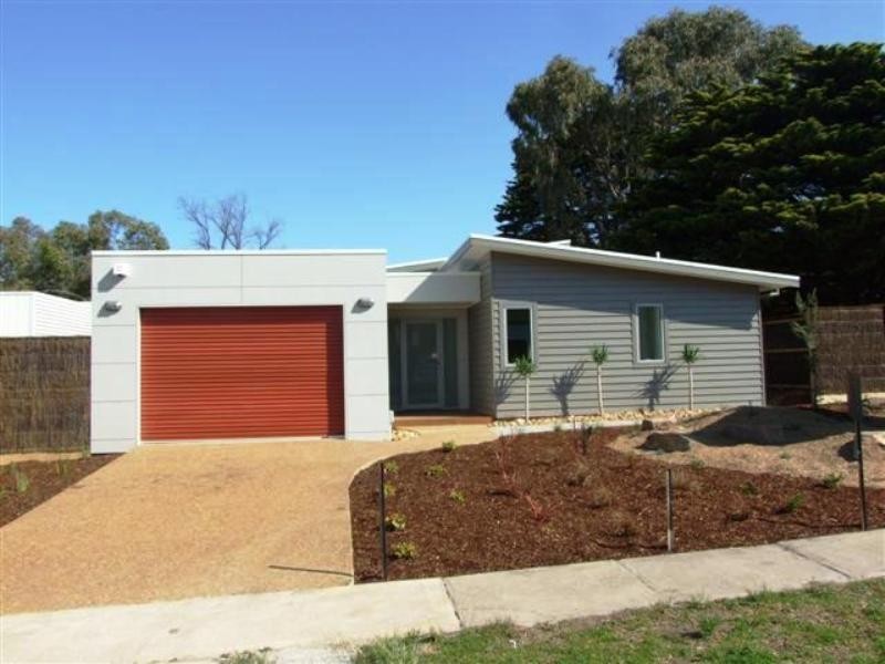 3 Redwood Drive, Cowes VIC 3922
