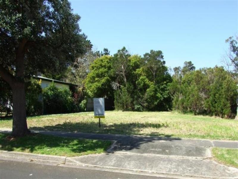 21 Alexander Avenue, Cowes VIC 3922