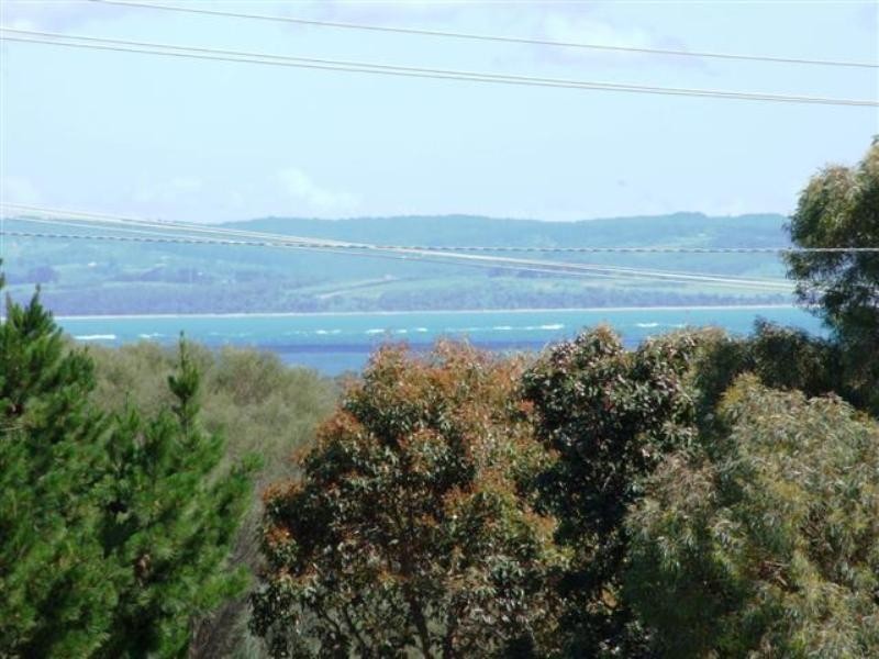 54 Bayview Drive, Cowes VIC 3922