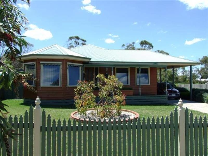 4 Blue Gum Court, Cowes VIC 3922