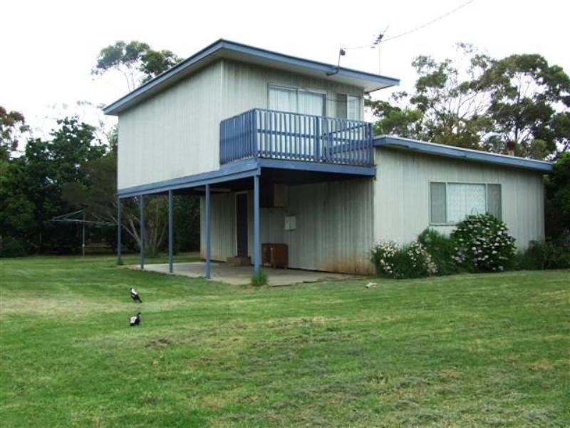 9 Hobsons Parade, Cowes VIC 3922