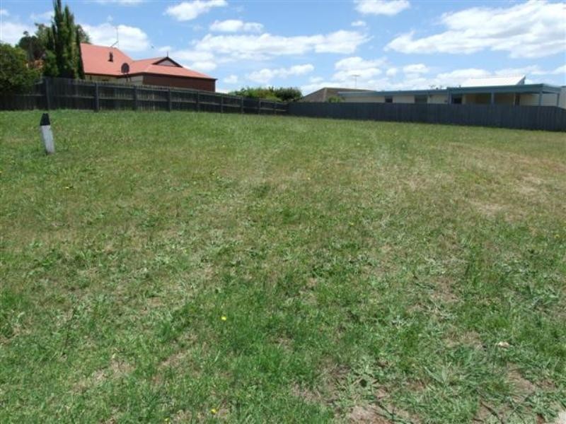 2 Acacia Close, Cowes VIC 3922