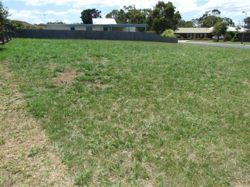 2 Acacia Close, Cowes VIC 3922