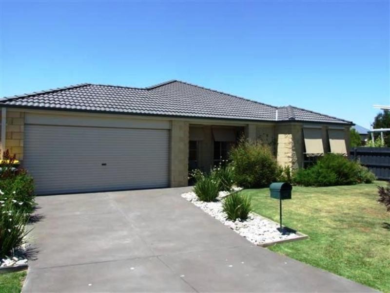 42 Katherine Circuit, Cowes VIC 3922