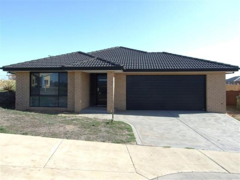 1 Egret Way, Cowes VIC 3922