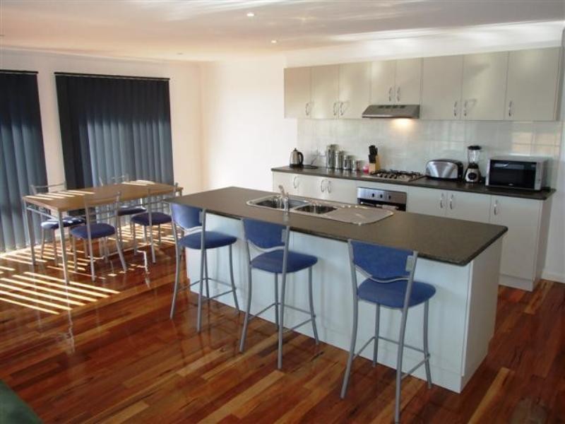 1 Egret Way, Cowes VIC 3922