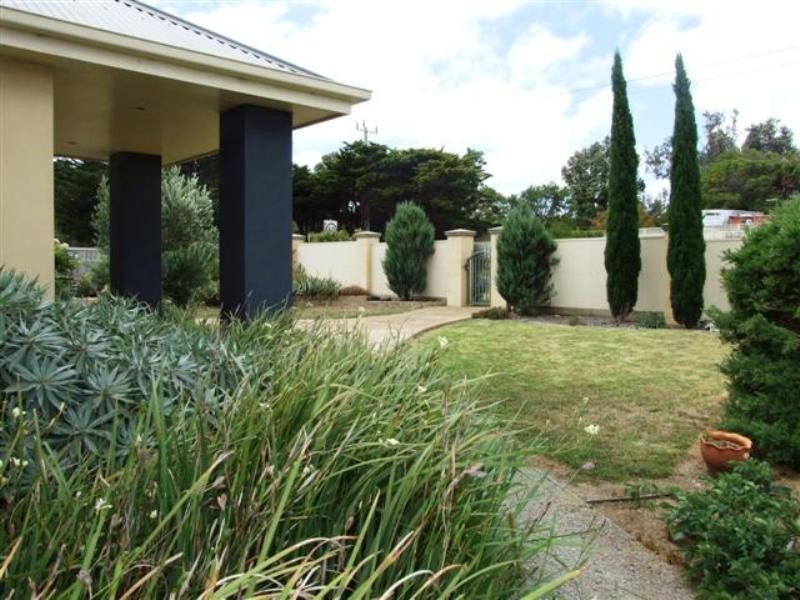 124-128 Red Rocks Road, Cowes VIC 3922