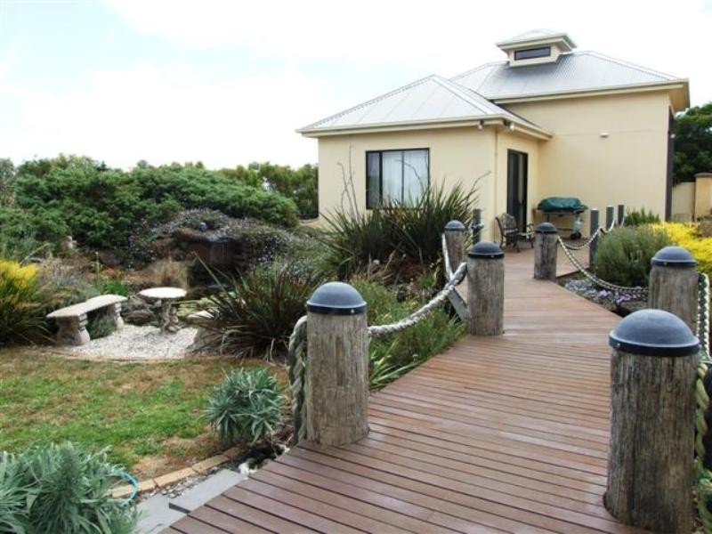 124-128 Red Rocks Road, Cowes VIC 3922