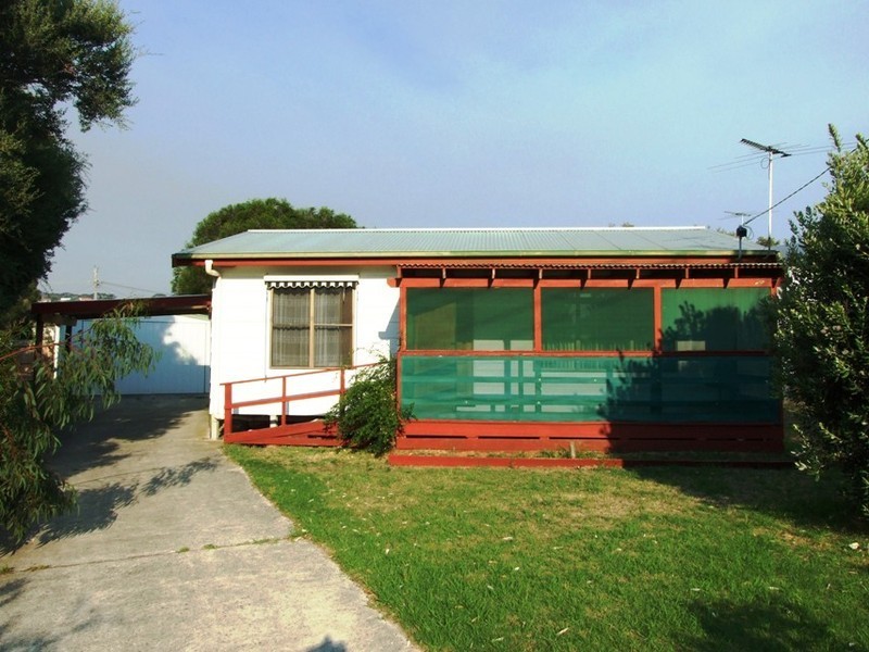 15 Park Road, San Remo VIC 3925