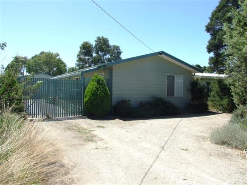 80 Churchill Drive, Cowes VIC 3922