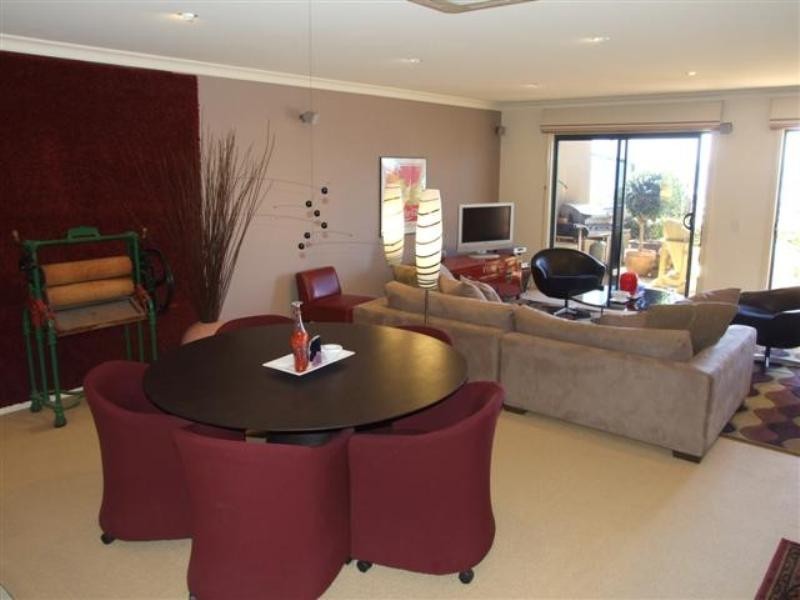 1/9 Beach Road, Rhyll VIC 3923