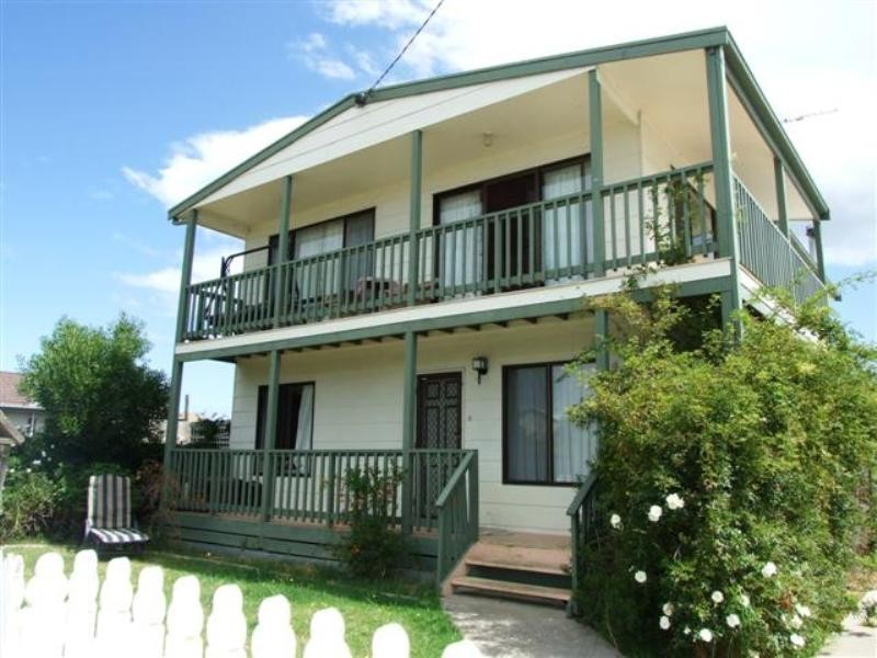 6 Lansell Road, Cowes VIC 3922