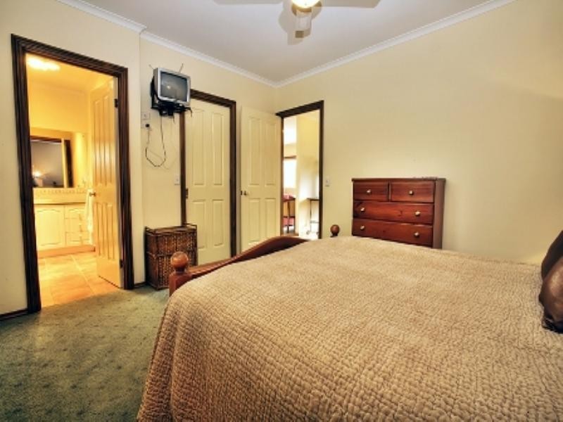 8 Hotham Close, Cowes VIC 3922