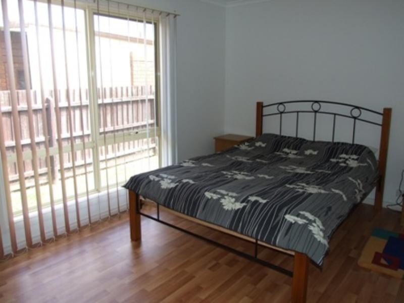 16 Irving Road, Cowes VIC 3922