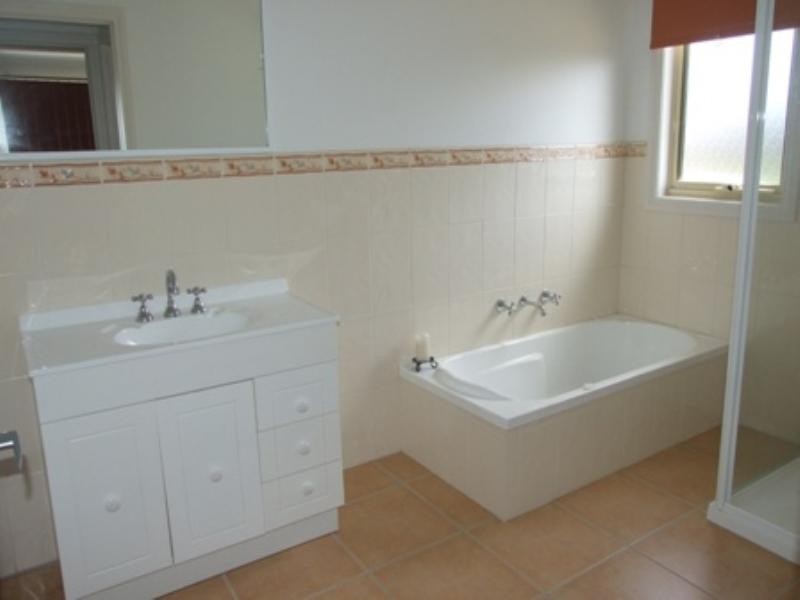 16 Irving Road, Cowes VIC 3922