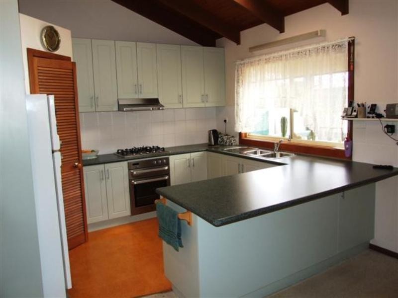 42 Galleon Crescent, Sunset Strip VIC 3922