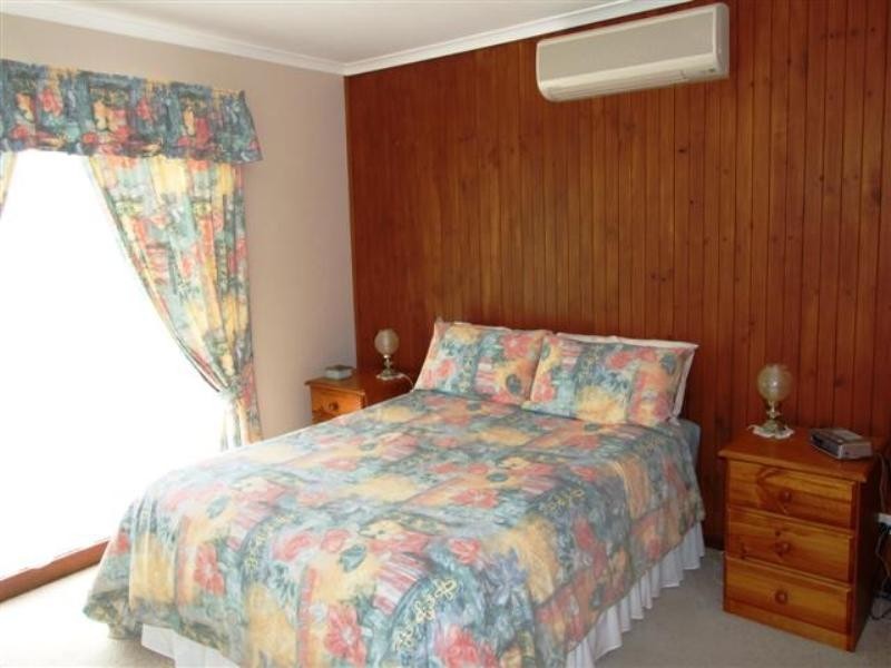 42 Galleon Crescent, Sunset Strip VIC 3922