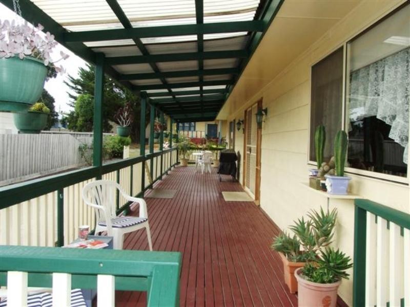 42 Galleon Crescent, Sunset Strip VIC 3922