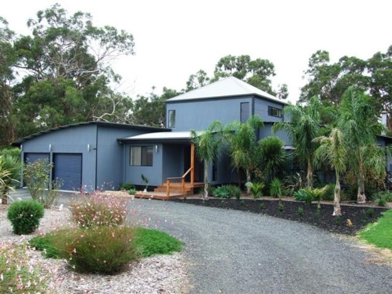 17 Casuarina Court, Cowes VIC 3922