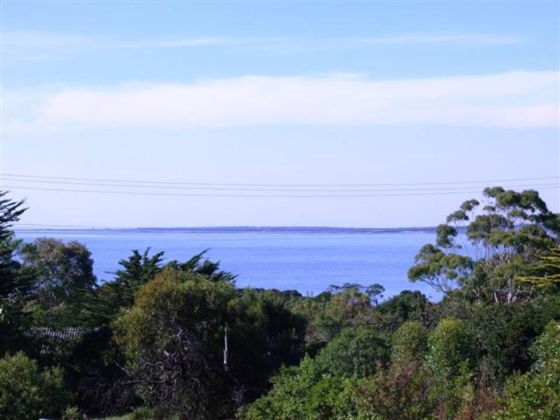 16 Chillingworth Road, Cowes VIC 3922