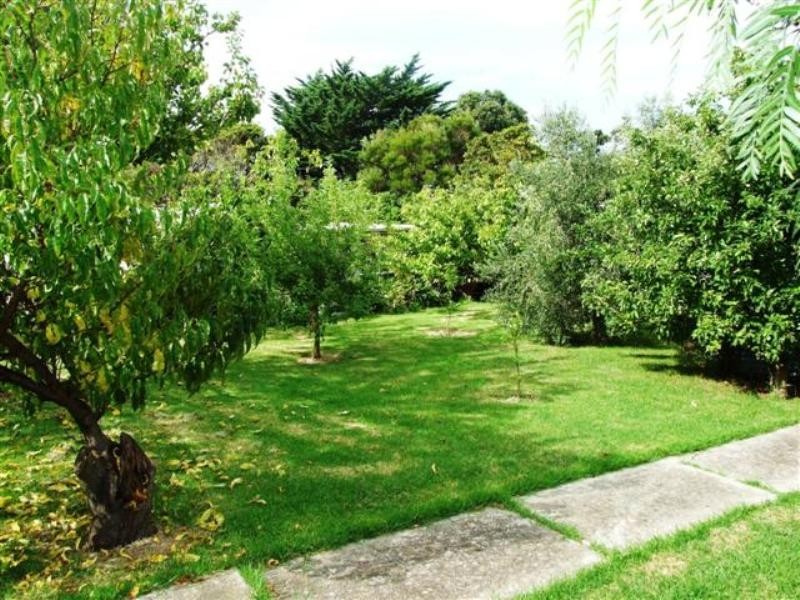 16 Chillingworth Road, Cowes VIC 3922