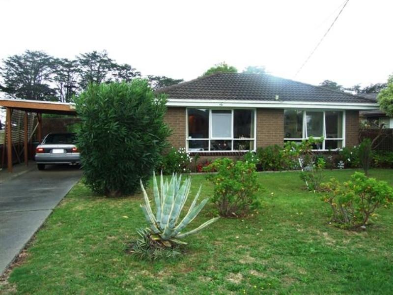 18 St Georges Road, Cowes VIC 3922