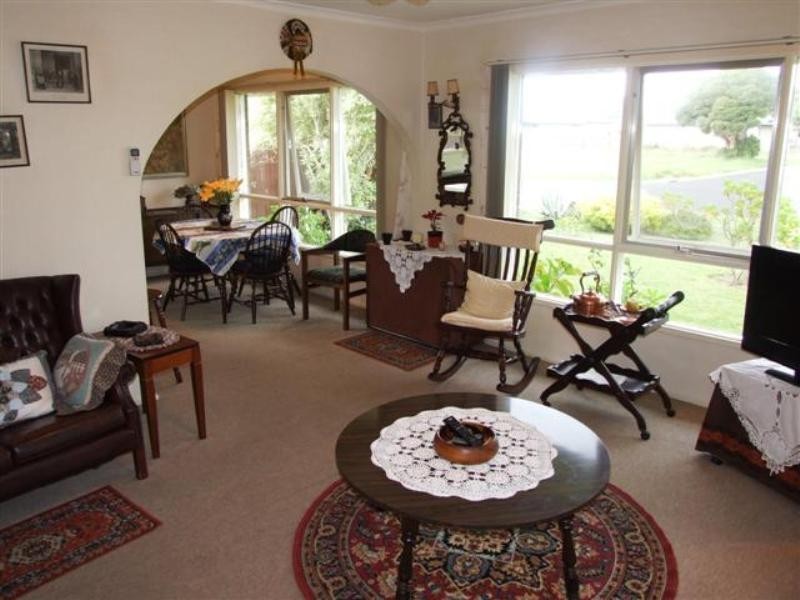 18 St Georges Road, Cowes VIC 3922