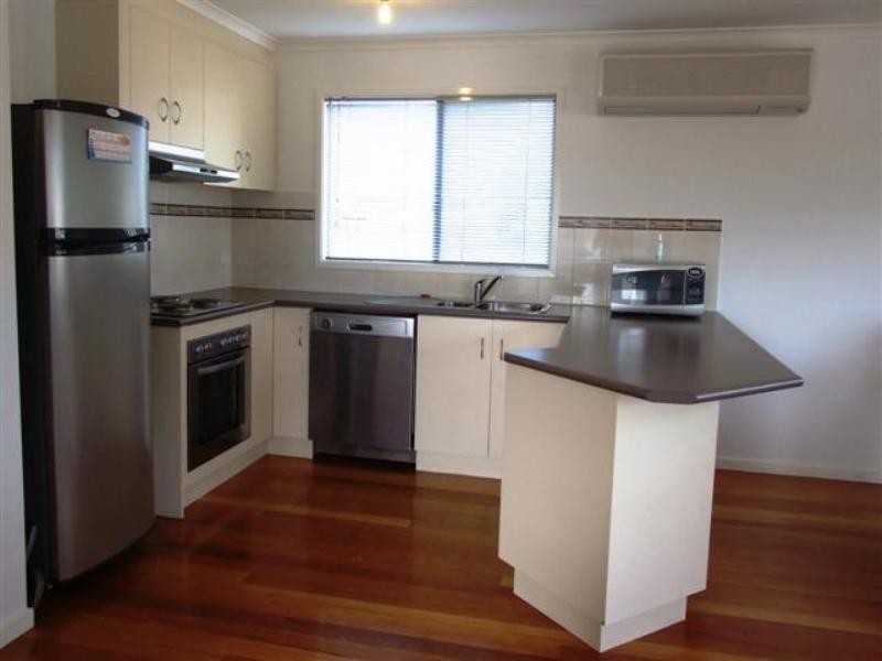 2/17 Douglas Road, Cowes VIC 3922