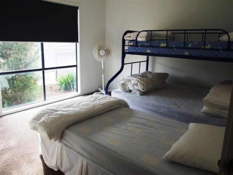 2/17 Douglas Road, Cowes VIC 3922