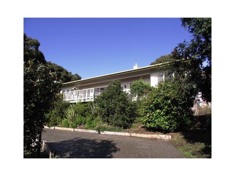 4 Penguin Avenue, Cowes VIC 3922