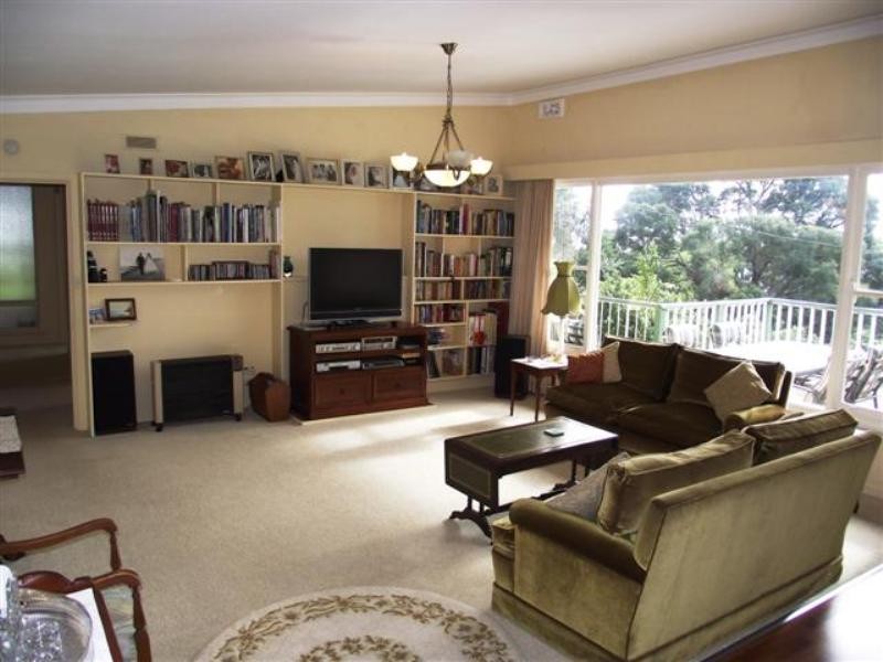 4 Penguin Avenue, Cowes VIC 3922