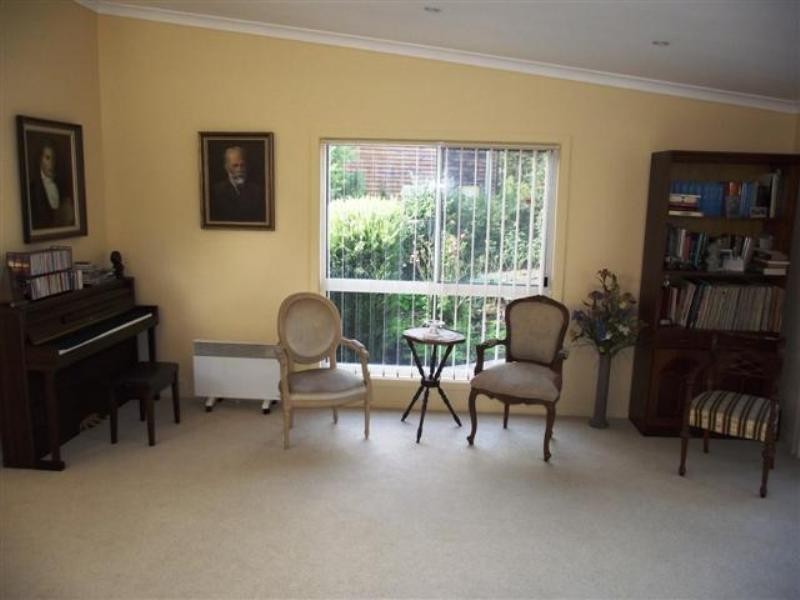 4 Penguin Avenue, Cowes VIC 3922