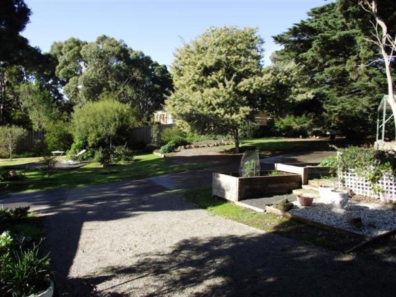 4 Penguin Avenue, Cowes VIC 3922