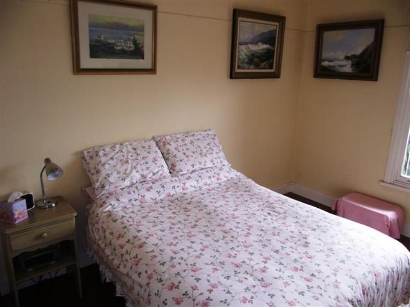 4 Penguin Avenue, Cowes VIC 3922