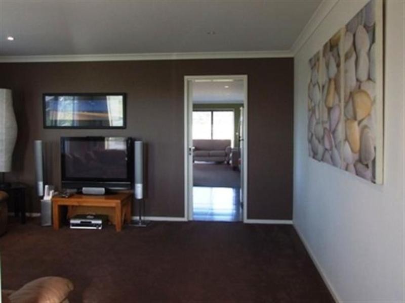 13 Rosella Grove, Cowes VIC 3922