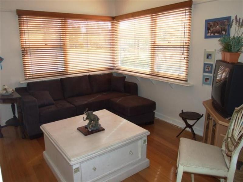 17 Broughton Avenue, Cowes VIC 3922