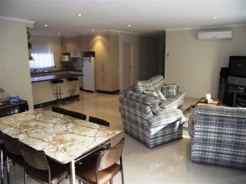 3 Chloe Close, Cowes VIC 3922