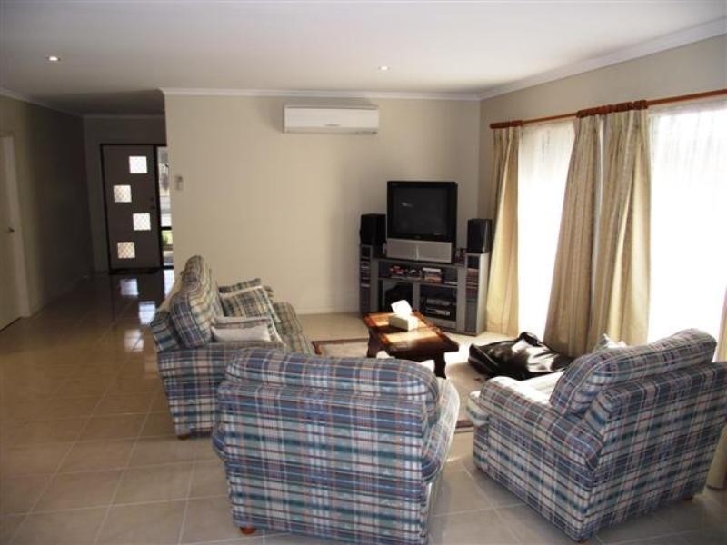3 Chloe Close, Cowes VIC 3922