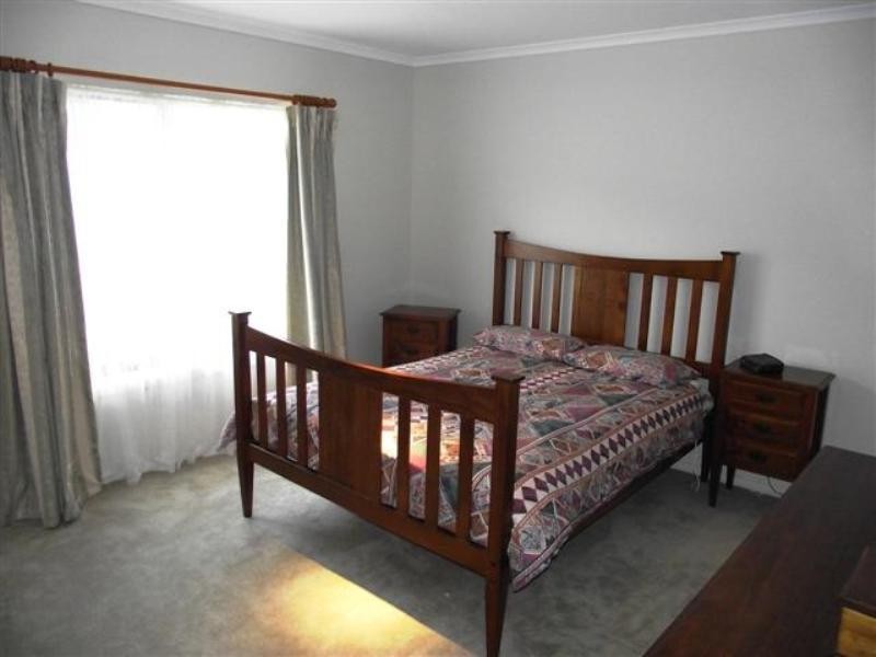 3 Chloe Close, Cowes VIC 3922