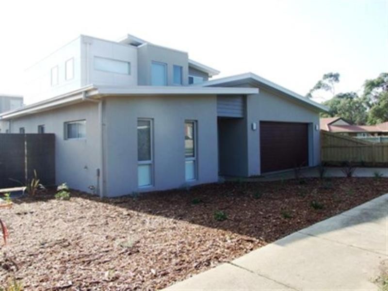 2/24 Redwood Drive, Cowes VIC 3922