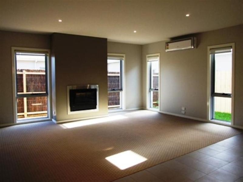 2/24 Redwood Drive, Cowes VIC 3922