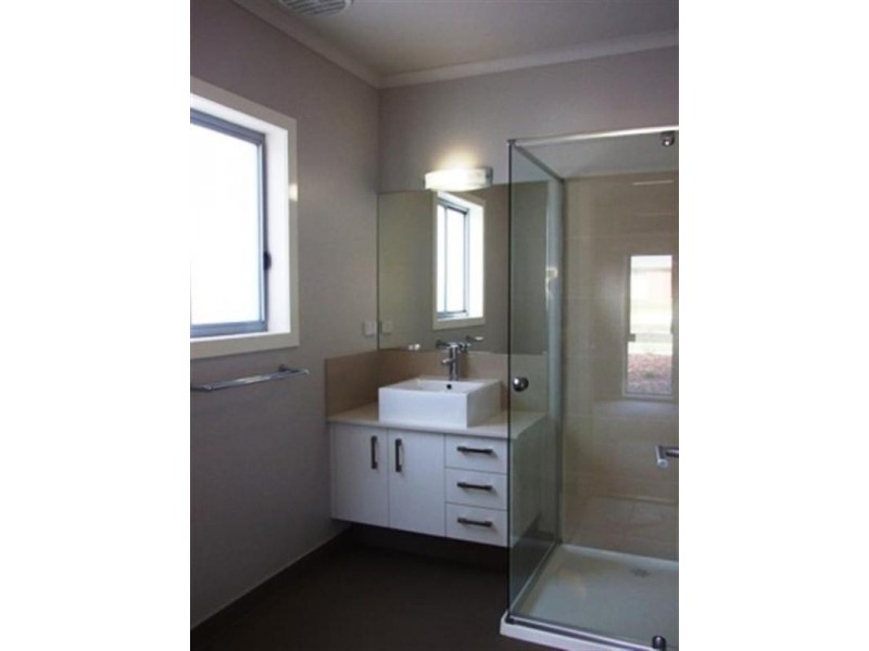 2/24 Redwood Drive, Cowes VIC 3922