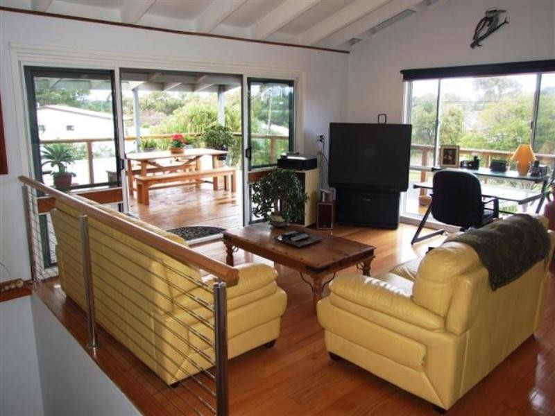 18 Cypress Court, Cowes VIC 3922