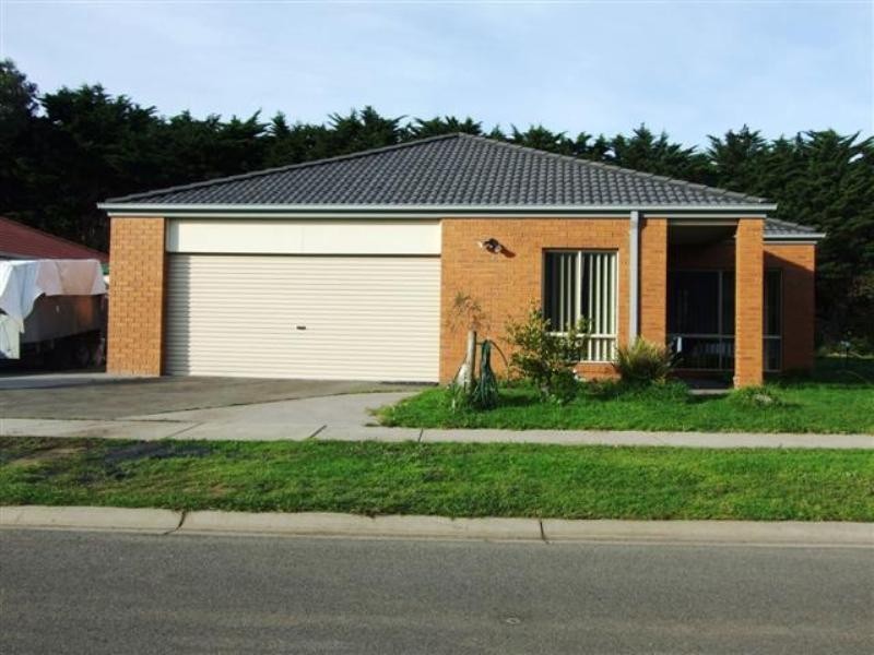 60 Redwood Drive, Cowes VIC 3922