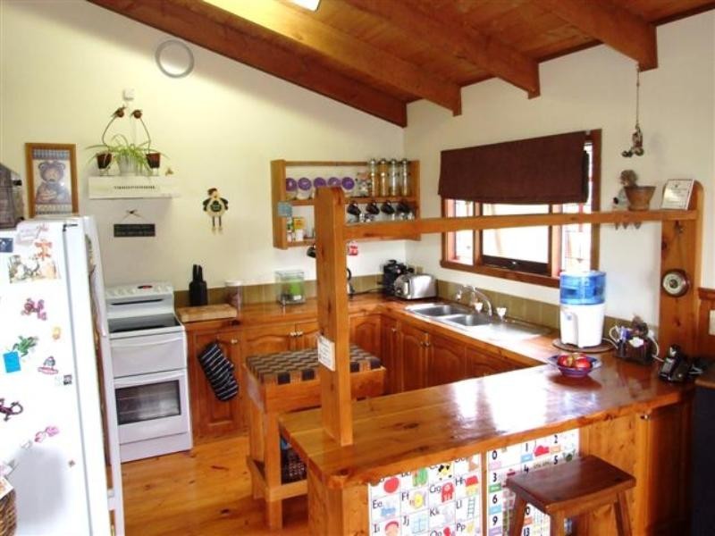 30 Terry Crescent, Wimbledon Heights VIC 3922