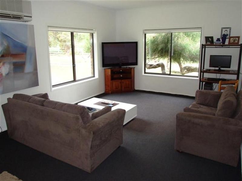 69 Coghlan Road, Cowes VIC 3922